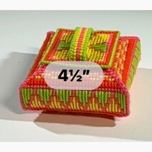 Vintage handwoven trinket box